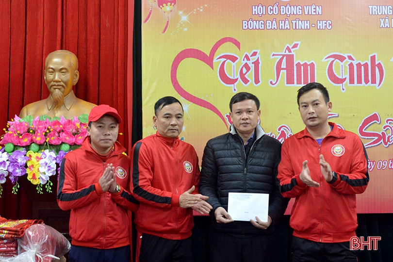 “Tết ấm tình thương” tại Trung tâm Điều dưỡng người có công và Bảo trợ xã hội Hà Tĩnh