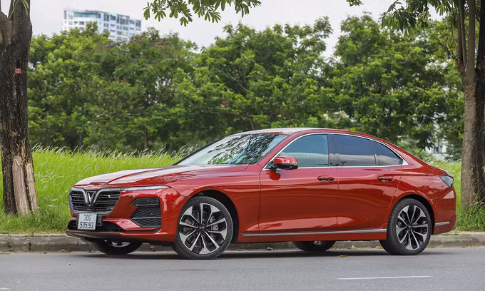 Các hãng xe tiếp tục ưu đãi 50% trước bạ