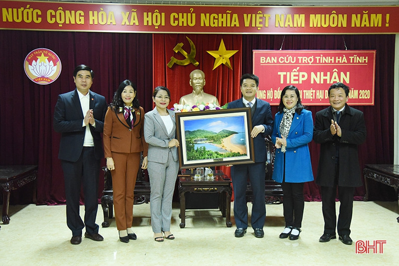 Tỉnh Bình Định hỗ trợ người dân Hà Tĩnh 2 tỷ đồng khắc phục hậu quả lũ lụt