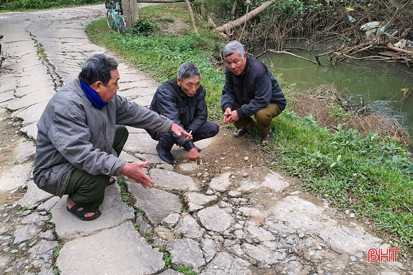 Đường trục chính xuống cấp, thôn khó xây dựng khu dân cư kiểu mẫu