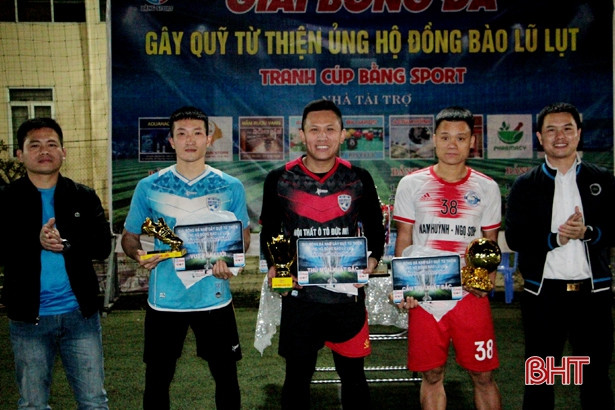 16 đội bóng đá phong trào tham gia giải từ thiện tranh Cúp Bằng Sport