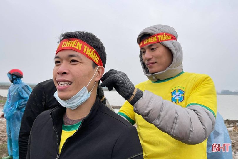 Sôi động lễ hội đua thuyền của người dân ven đô TP Hà Tĩnh