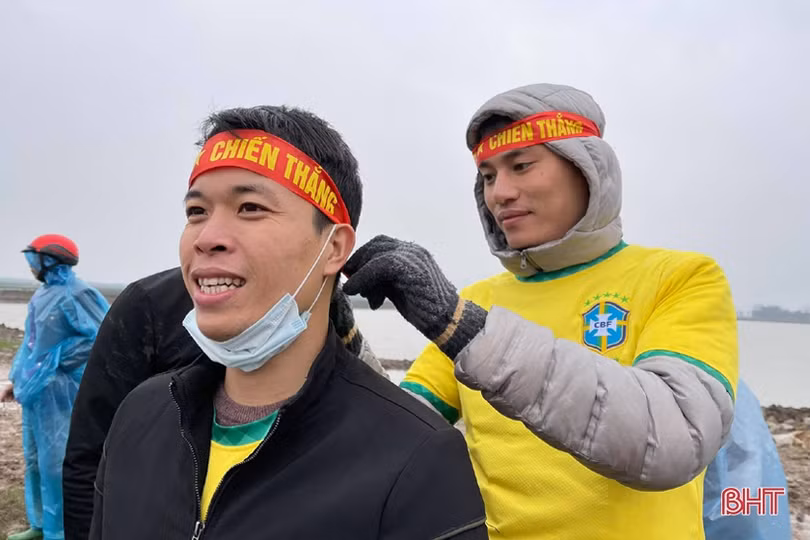 Sôi động lễ hội đua thuyền của người dân ven đô TP Hà Tĩnh