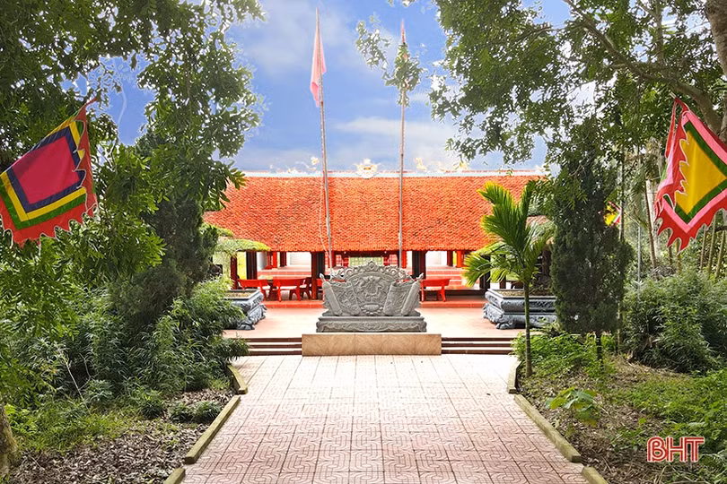 Đền Trúc - di tích độc đáo bên dòng Ngàn Phố