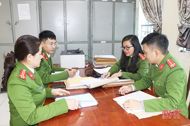 Sau khi hoàn thiện cơ sở vật chất, Hà Tĩnh sẽ cấp thẻ căn cước công dân trên diện rộng ảnh 4 Sau khi hoàn thiện cơ sở vật chất, Hà Tĩnh sẽ cấp thẻ căn cước công dân trên diện rộng