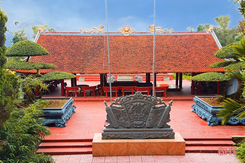 Đền Trúc - di tích độc đáo bên dòng Ngàn Phố