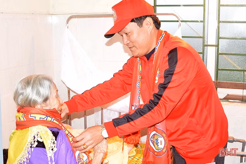 “Tết ấm tình thương” tại Trung tâm Điều dưỡng người có công và Bảo trợ xã hội Hà Tĩnh