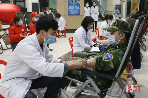 Lễ hội Xuân Hồng thu về 80 đơn vị máu