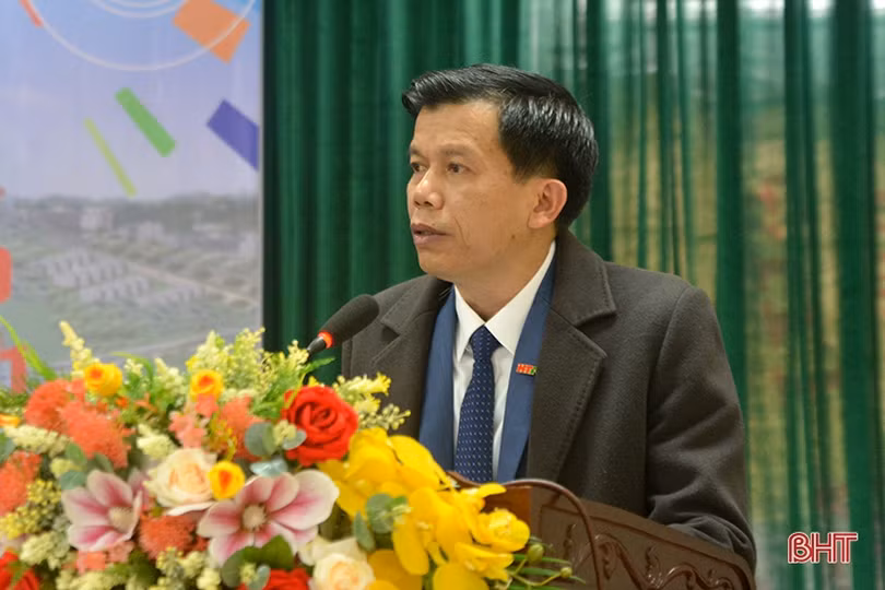 Tiếp tục phản ánh, đấu tranh ngăn chặn quan điểm sai trái, góp phần làm lành mạnh đời sống xã hội