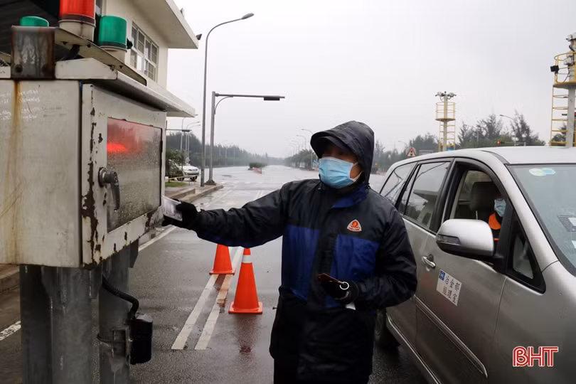 Công nhân KKT Vũng Áng bám công trường, vượt lên thời tiết khắc nghiệt