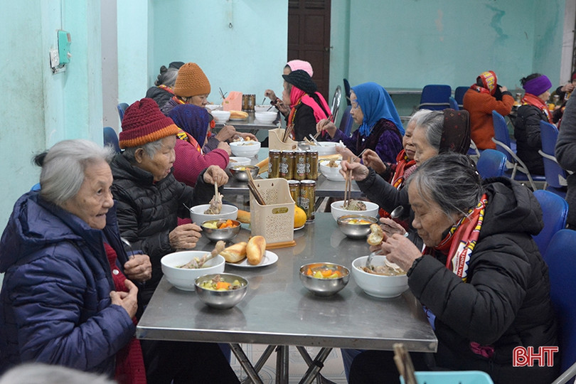 “Tết ấm tình thương” tại Trung tâm Điều dưỡng người có công và Bảo trợ xã hội Hà Tĩnh