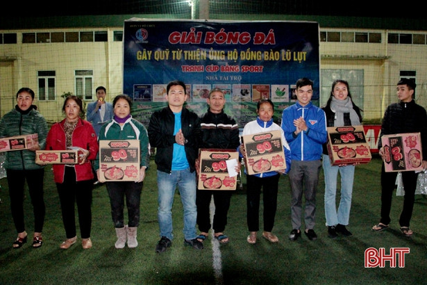 16 đội bóng đá phong trào tham gia giải từ thiện tranh Cúp Bằng Sport