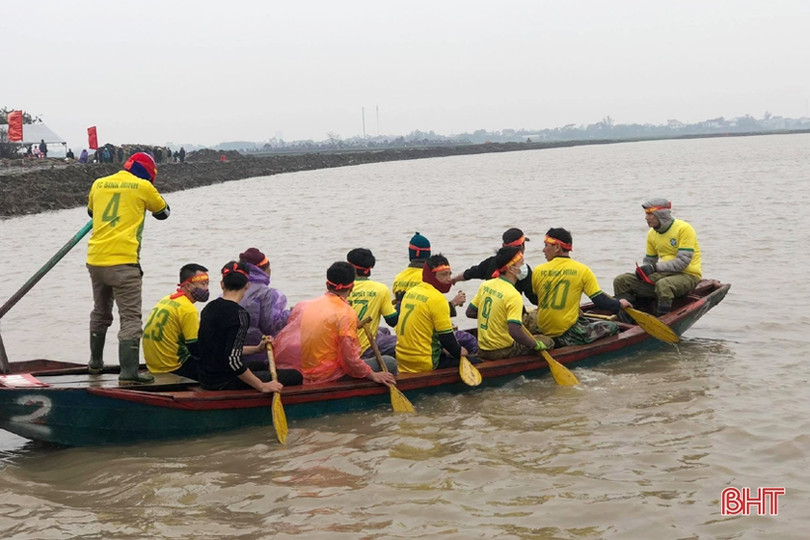 Sôi động lễ hội đua thuyền của người dân ven đô TP Hà Tĩnh