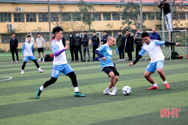 16 đội bóng đá phong trào tham gia giải từ thiện tranh Cúp Bằng Sport
