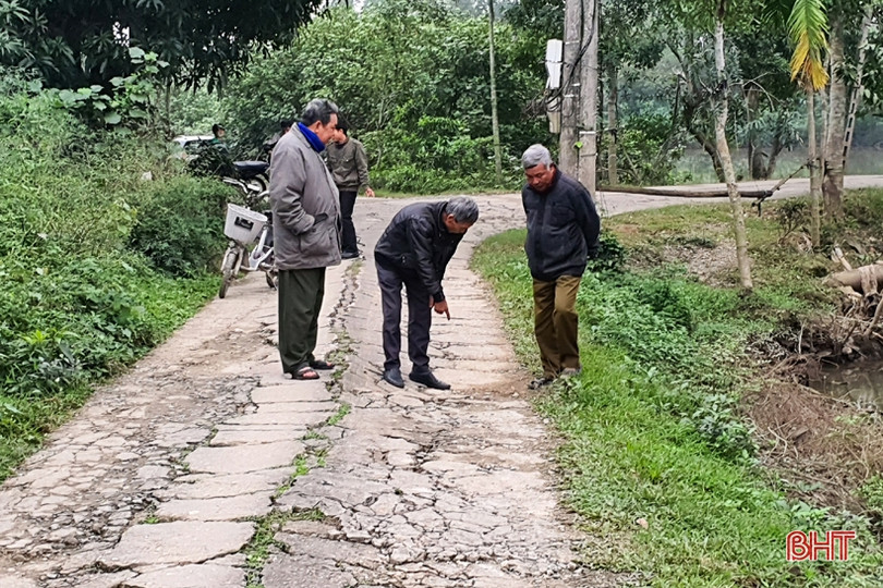 Đường trục chính xuống cấp, thôn khó xây dựng khu dân cư kiểu mẫu