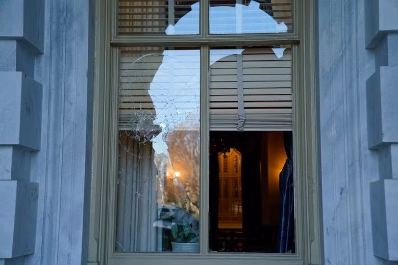 Quang cảnh tòa nhà Quốc hội Mỹ sau đêm bạo loạn