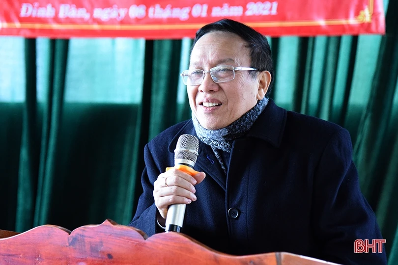 Các giáo sư đầu ngành Y tế khám sức khỏe miễn phí cho người dân Hà Tĩnh