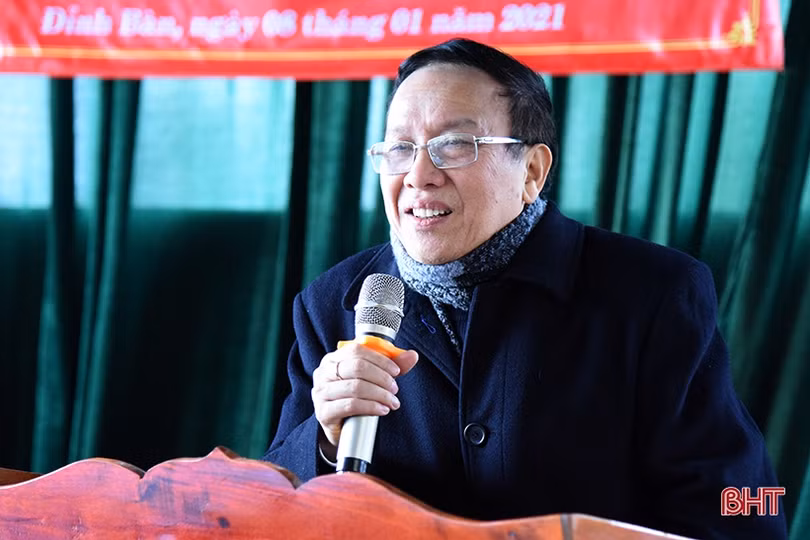 Các giáo sư đầu ngành Y tế khám sức khỏe miễn phí cho người dân Hà Tĩnh