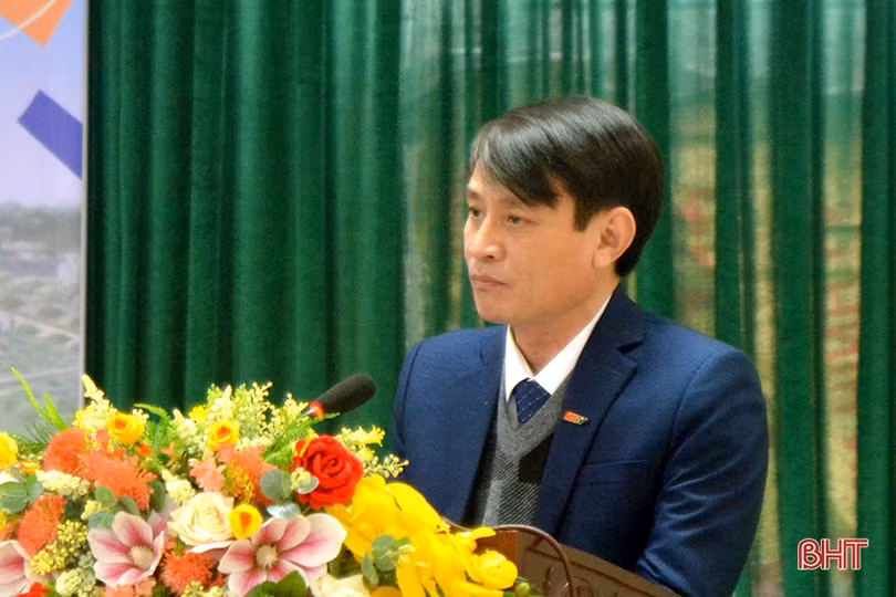 Tiếp tục phản ánh, đấu tranh ngăn chặn quan điểm sai trái, góp phần làm lành mạnh đời sống xã hội