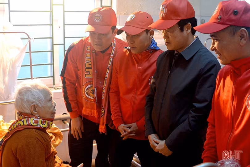 “Tết ấm tình thương” tại Trung tâm Điều dưỡng người có công và Bảo trợ xã hội Hà Tĩnh