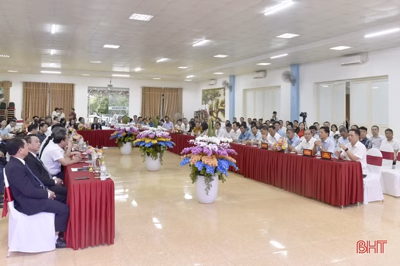 Thị xã Hồng Lĩnh tôn vinh 33 doanh nghiệp, doanh nhân tiêu biểu