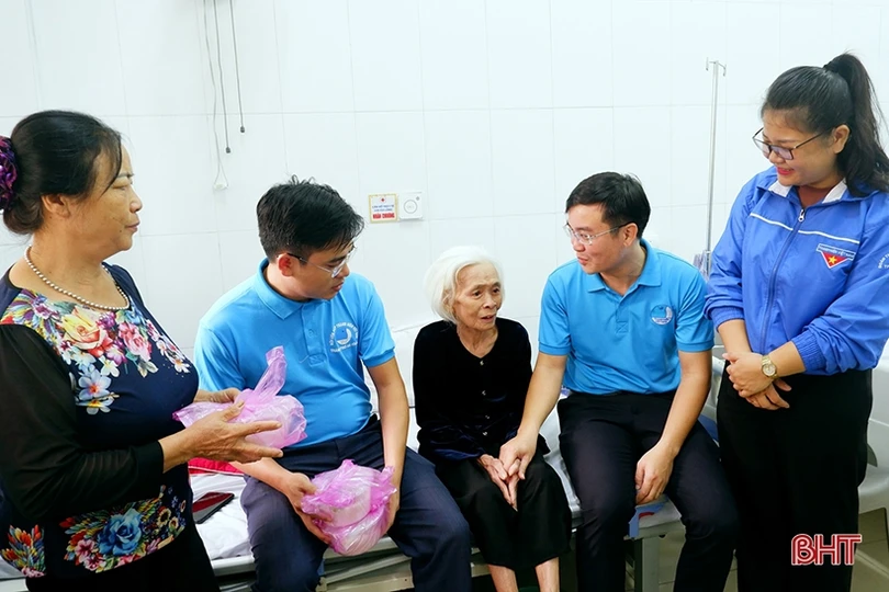 Sôi nổi các hoạt động chào mừng ngày truyền thống Hội LHTN Việt Nam