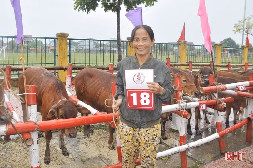 Agribank Hà Tĩnh II trao sinh kế, tiếp niềm tin cho người nghèo