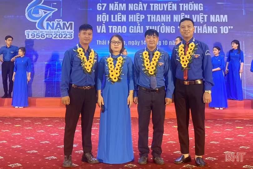 Bí thư Đoàn xã ở Hà Tĩnh nhận giải thưởng “15 tháng 10”