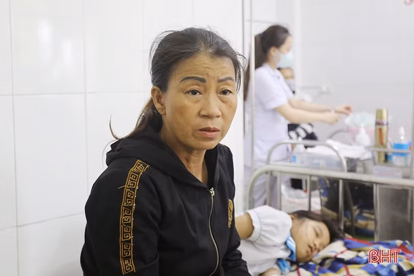 MS 2321: Bé gái mồ côi bố, bị xơ gan cần giúp đỡ