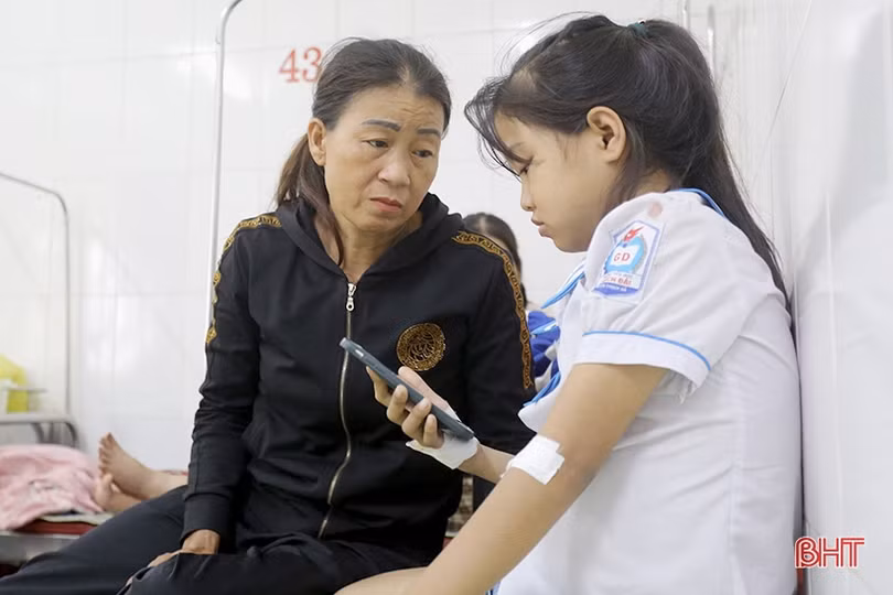 MS 2321: Bé gái mồ côi bố, bị xơ gan cần giúp đỡ