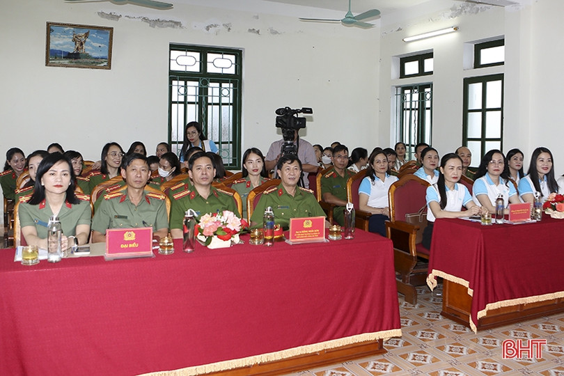 Mang yêu thương, sẻ chia đến với nữ phạm nhân