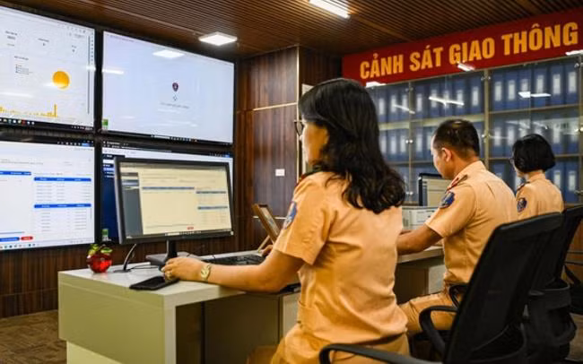 Đại gia đấu giá 2 biển số 51K-888.88 và 30K-567.89 hơn 45 tỉ đồng bỏ cọc