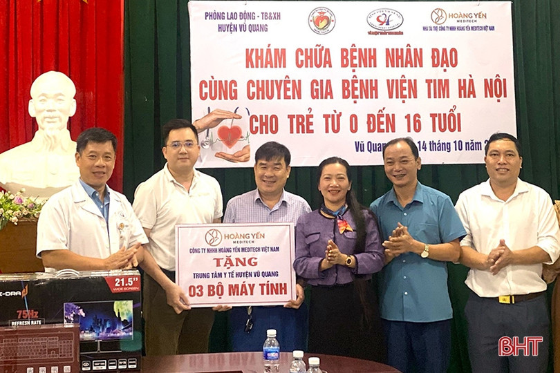 Hơn 800 trẻ em Vũ Quang được khám sàng lọc bệnh tim miễn phí