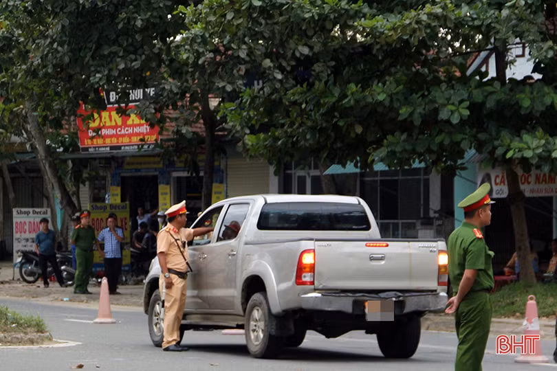Vi phạm nồng độ cồn: Chiêu gọi điện cho người thân hết tác dụng!