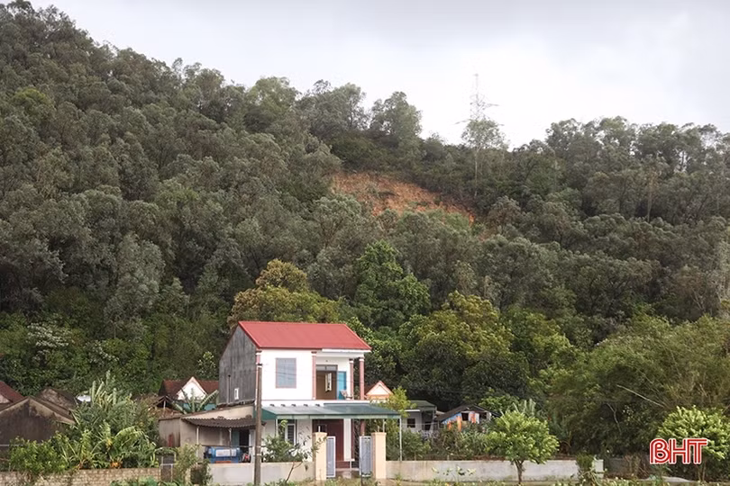 Hà Tĩnh sẵn sàng sơ tán người dân trước nguy cơ sạt lở