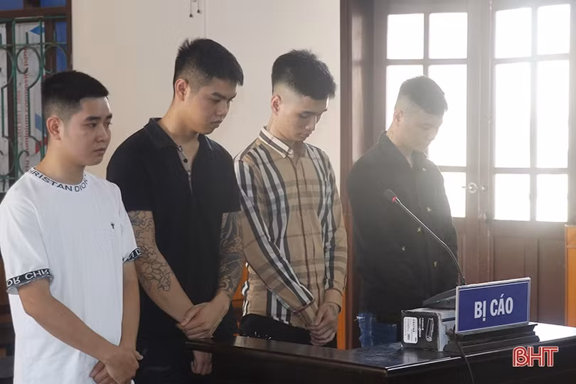 Cả tin chuyển lệ phí vay tiền qua mạng, 11 người bị lừa gần 200 triệu đồng