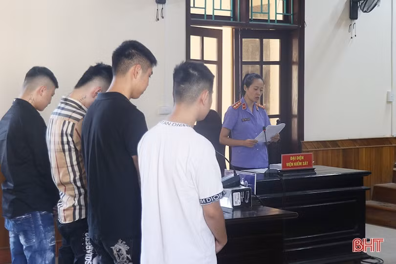 Cả tin chuyển lệ phí vay tiền qua mạng, 11 người bị lừa gần 200 triệu đồng