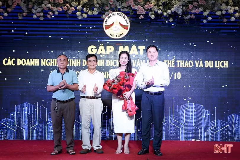 Các địa phương vinh danh doanh nghiệp, doanh nhân tiêu biểu