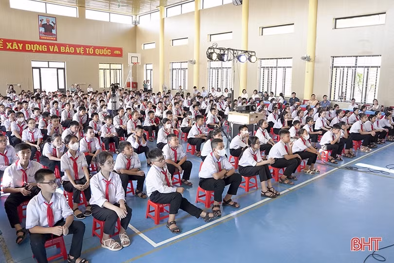 Thượng tôn pháp luật để xây dựng văn hóa giao thông an toàn