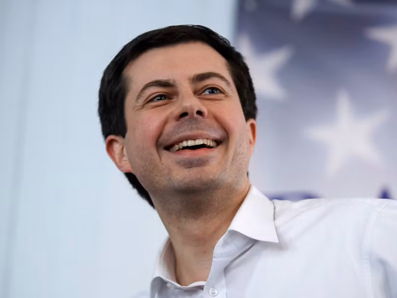 Ứng viên tổng thống Đảng Dân chủ Mỹ chưa trả hết nợ vay từ thời sinh viên