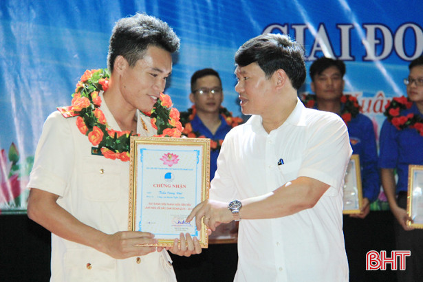 Nghi Xuân tôn vinh 6 công trình thanh niên và 10 tấm gương tiêu biểu