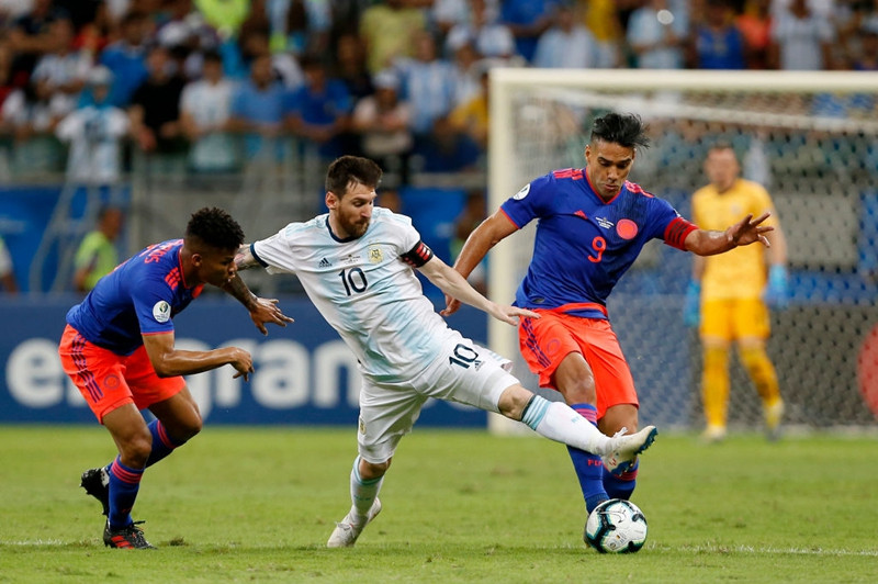 messi mờ nhạt argentina thua thảm colombia tại copa america hình 1 Messi mờ nhạt, Argentina thua thảm Colombia tại Copa America