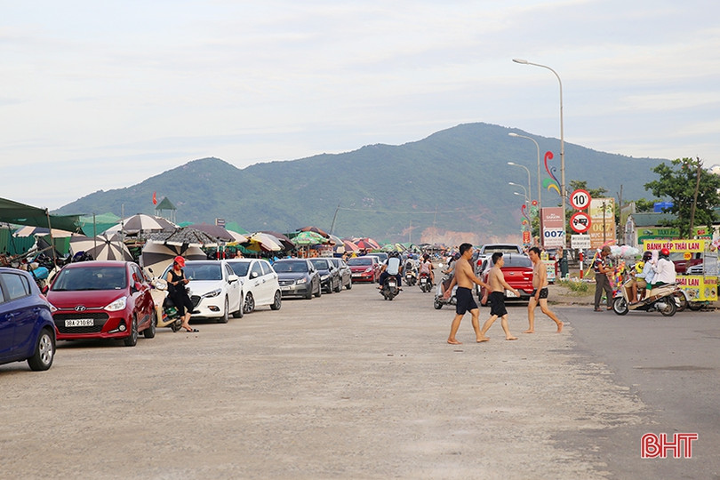 Giải nhiệt ngày cuối tuần ở bãi biển Hà Tĩnh