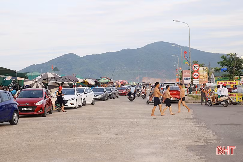 Giải nhiệt ngày cuối tuần ở bãi biển Hà Tĩnh
