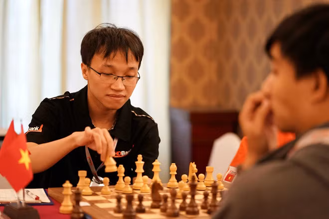 Lê Quang Liêm áp sát ngôi đầu giải cờ vua châu Á