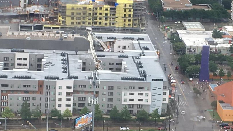 Gió lớn “xô đổ” cẩu tháp khiến ít nhất 7 người thương vong ở Mỹ