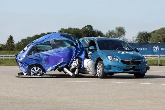 Túi khí bên ngoài ô tô hoạt động như thế nào, hiệu quả ra sao?