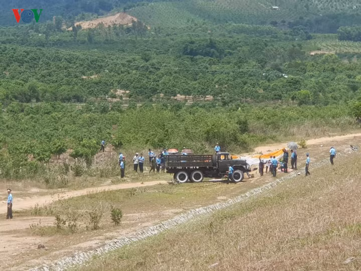 Hiện trường vụ rơi máy bay quân sự ở Khánh Hòa, 2 chiến sỹ hy sinh