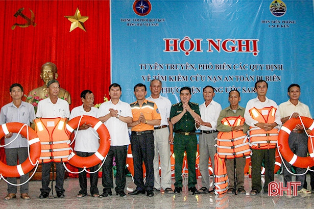 Trang bị kiến thức an toàn hàng hải cho ngư dân Xuân Hội
