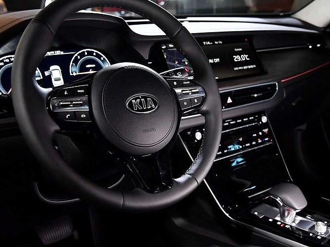 Kia K7 Premier trình làng đầy ấn tượng